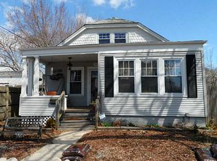 33 Thomas Ave, Pawtucket, RI 02860