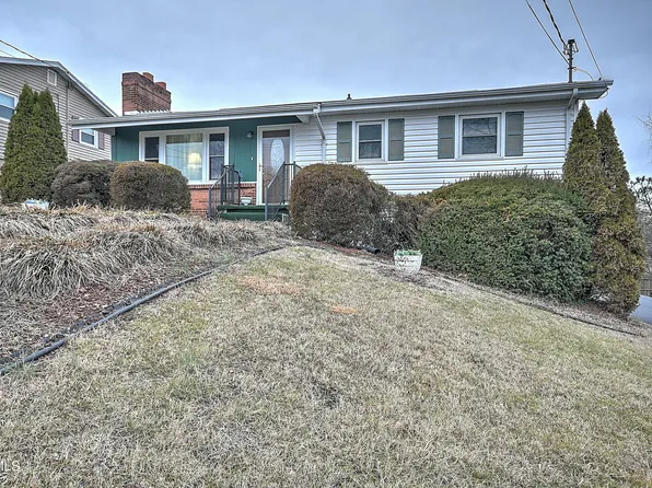 127 Cherrywood Ln, Bristol, TN 37620