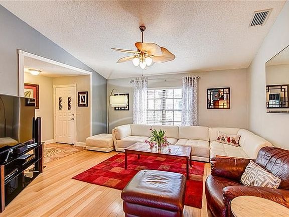 4th image of 2713 Blossom Lake Dr