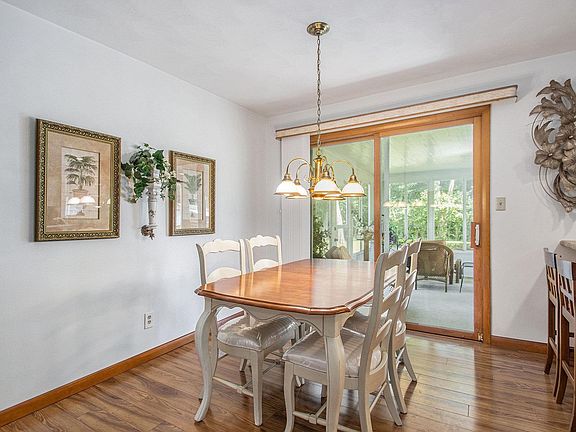 5th image of 318 Terry Ln