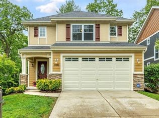 11910 Crystal Dr, Saint Louis, MO 63131