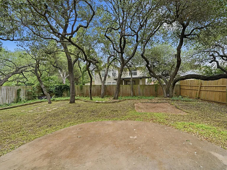 1304 Irene Dr — Photo 36