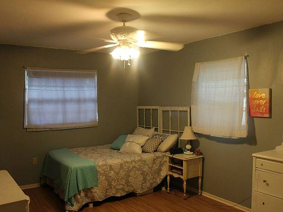 5th image of 1111 Ponder Ave