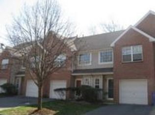 244 Hidden Woods Ct, Piscataway, NJ 08854