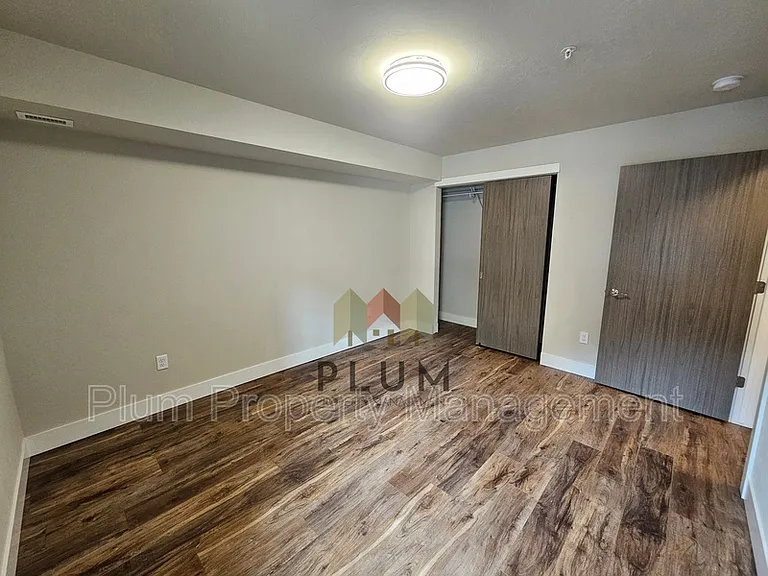 425 Michigan Ave #106 — Photo 3