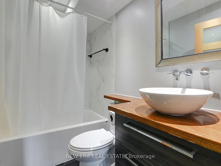 219 Lancaster St W — Photo 8