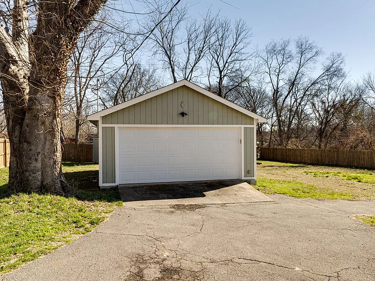 819 E Meade Ave — Photo 11