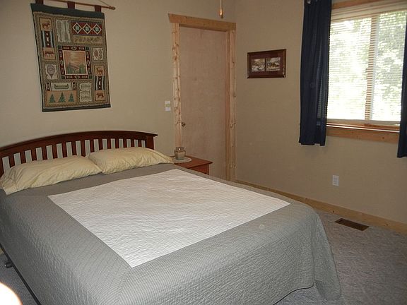 Master Bedroom w/ walk in