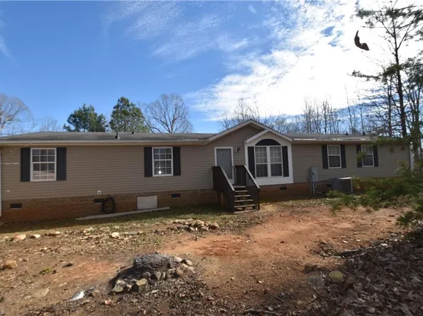 5566 Foothills Ct, Snow Camp, NC 27349