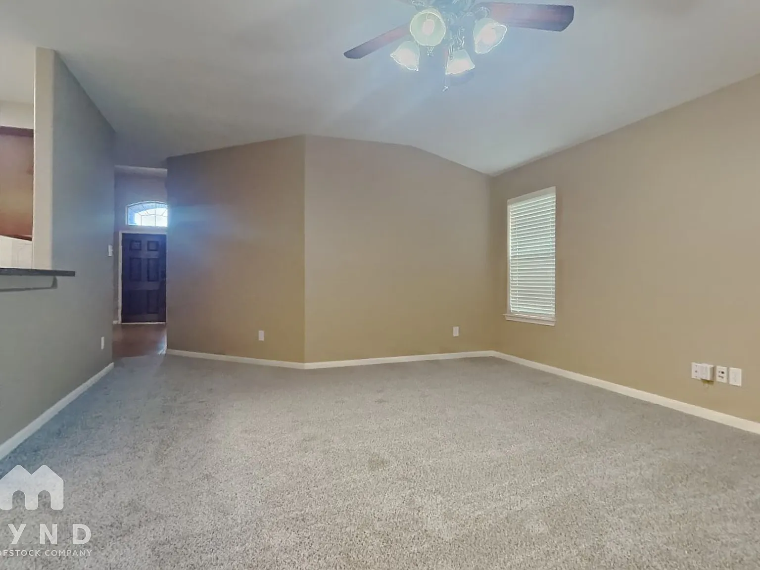 3 bed, 2.0 bath, 1536 sqft, $1,815 — Photo 3