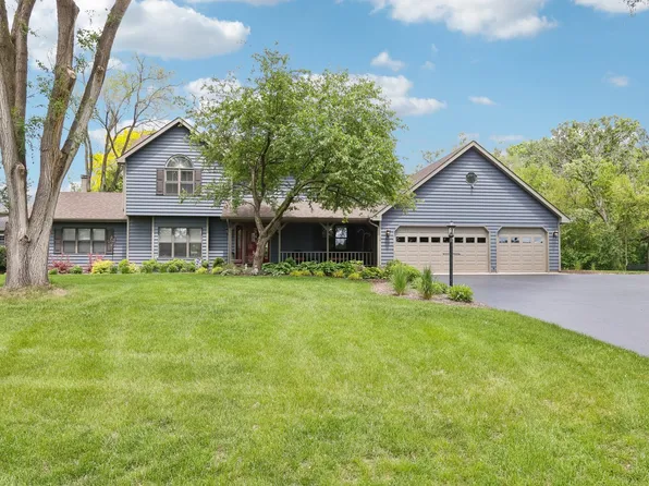 2902 Pleasant Dr, McHenry, IL 60051