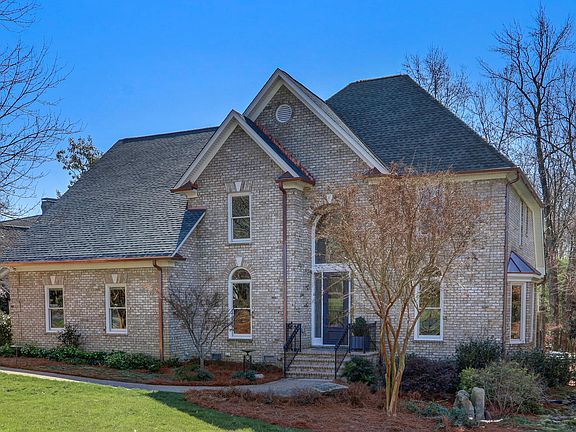 2nd image of 3005 Starmount Farms Dr