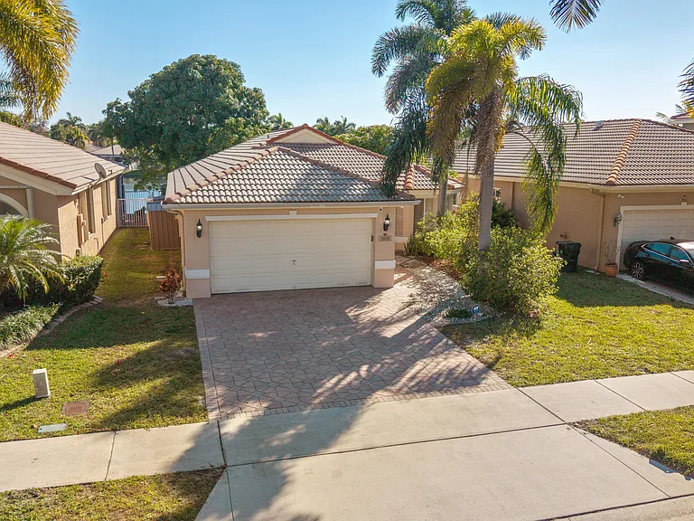 3800 Woodfield Dr — Photo 42