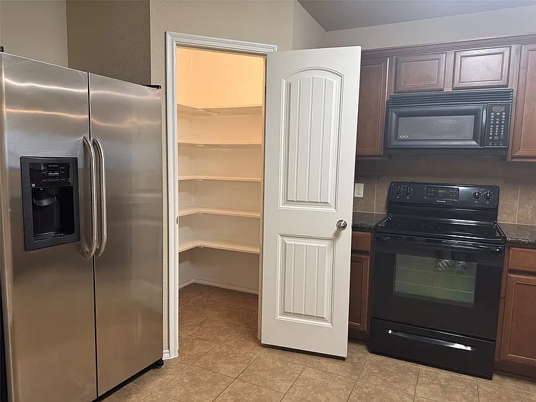 327 Elam Dr — Photo 9