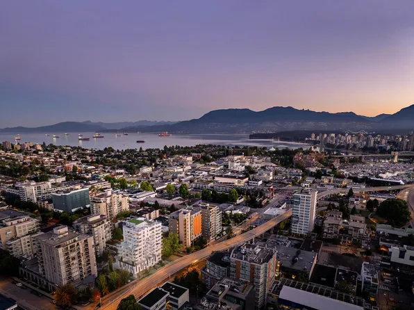 2323 Fir St #501, Vancouver, BC V6J 5J9
