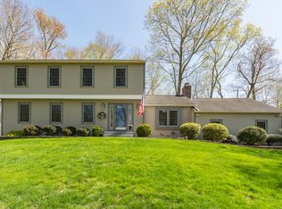 5 Dover Ln, Madison, CT 06443