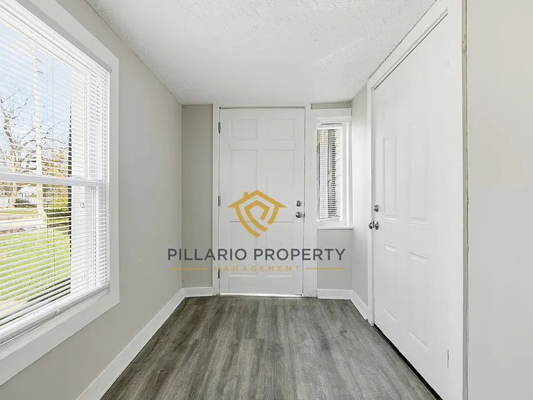 3383 Station St — Photo 9