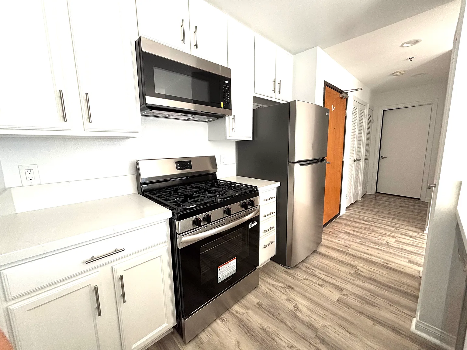 1 bed, 600 sqft, $2,700 — Photo 3
