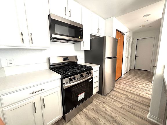 3rd image of 1347 23rd St APT 207