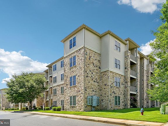 2nd image of 1000 Fountainview Cir #1411