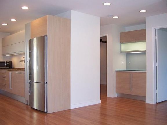 3rd image of 1850 E Maryland Ave Unit 16