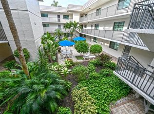 788 Park Shore Dr APT C25, Naples, FL 34103