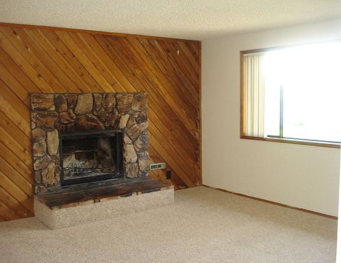 2nd image of 2873 Applewood Ln