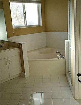 5th image of 7009 NW 107th Ct