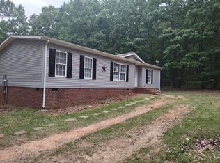 6007 Carters Mill Rd, Huddleston, VA 24104