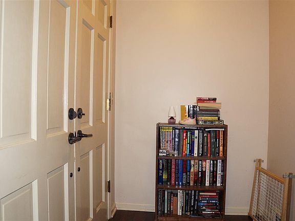 3rd image of 1205 Kirkwood Dr