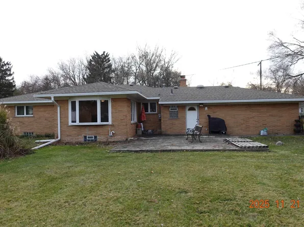 19941 Huntington Ave, Harper Woods, MI 48225