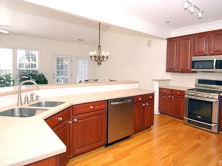 3611 Lion Ridge Ct — Photo 3