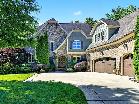4th image of 210 Michelangelo Way