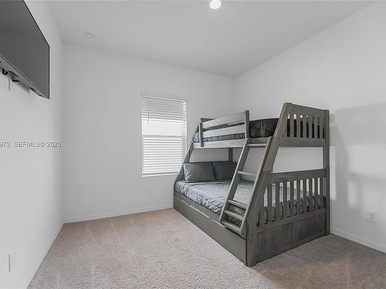 2375 Lancashire St — Photo 17