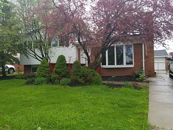 3rd image of 1561 Woodbourne St