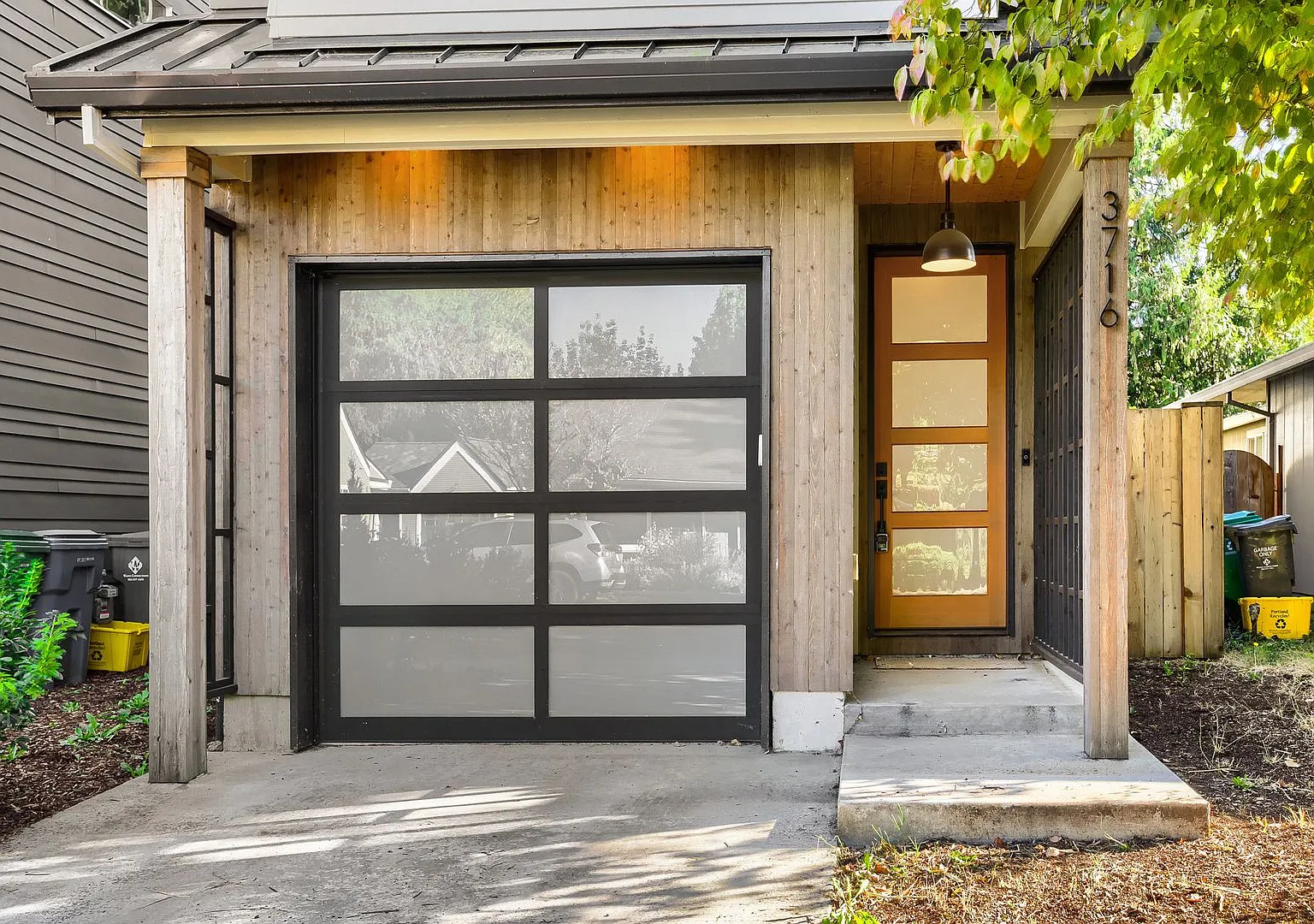 4BR/2.5BA 2023 Craftsman with Designer Finishes Eastmoreland (SE Portland) — Photo 3