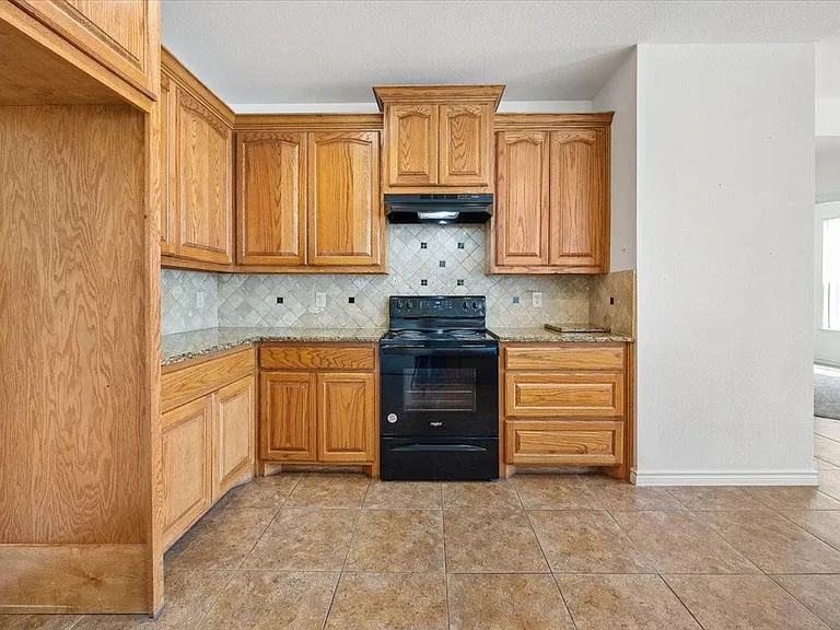 7704 Labrador Dr — Photo 31