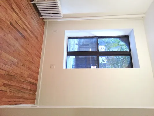 Rented by New York Residence | media 16