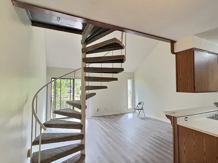 3081 Huntleigh Dr — Photo 8