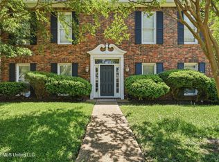 43 S Crownpointe Dr, Jackson, MS 39211