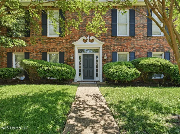 43 S Crownpointe Dr, Jackson, MS 39211