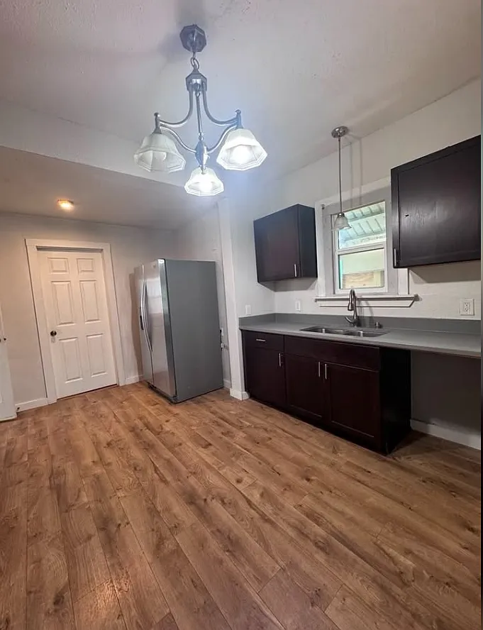 1200 W Summit Ave — Photo 2