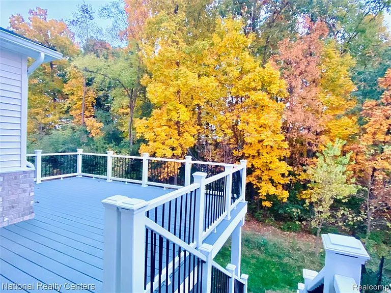 2835 Dillon Dr — Photo 29