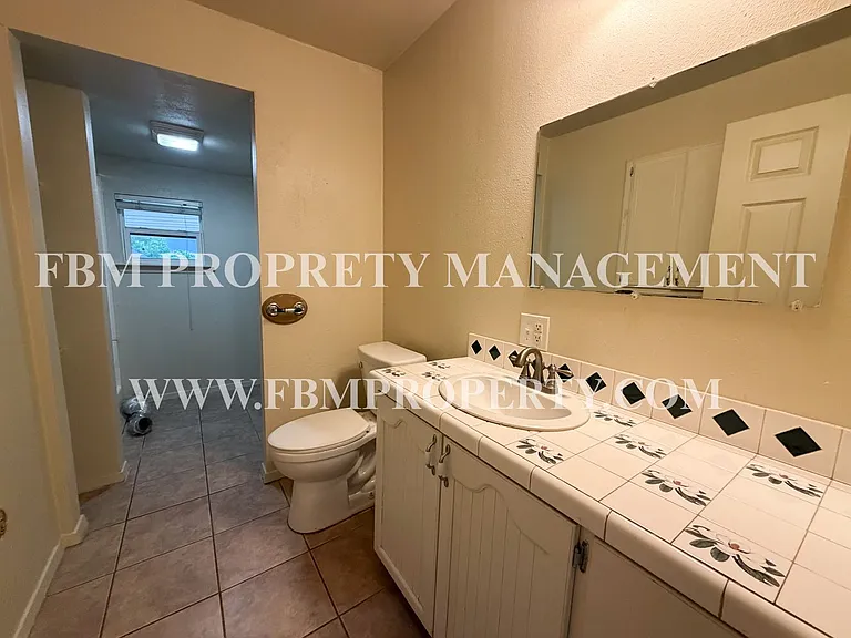 1526 E FM 813 — Photo 4