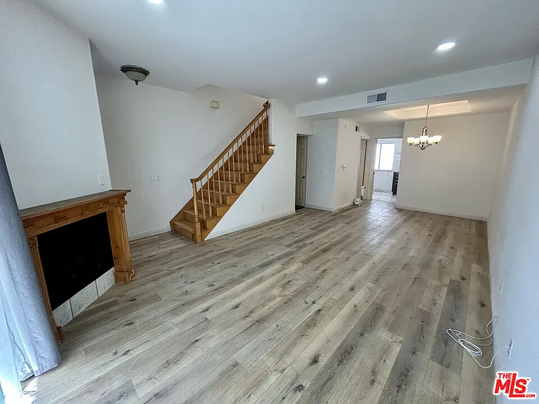 5145 Yarmouth Ave #25 — Photo 6