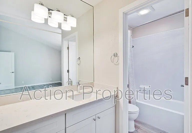 2091 San Luis Ave #8 — Photo 15