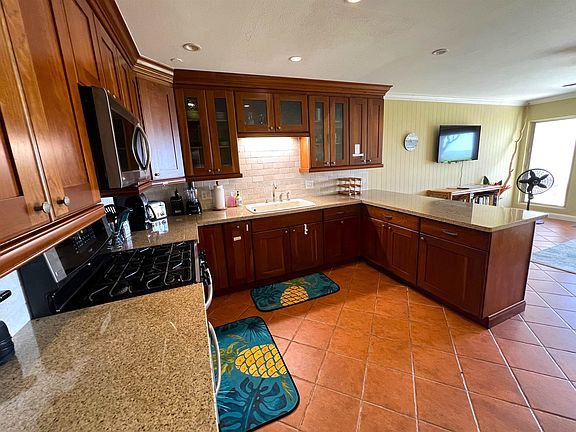 3rd image of 7146 Kamehameha V Hwy #107A