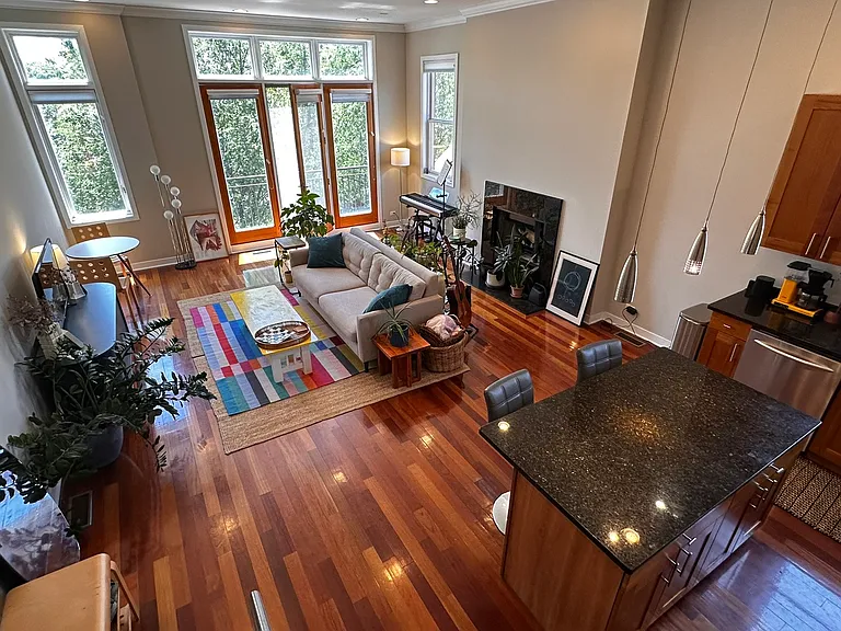 1516 W 19th St #3 — Photo 8