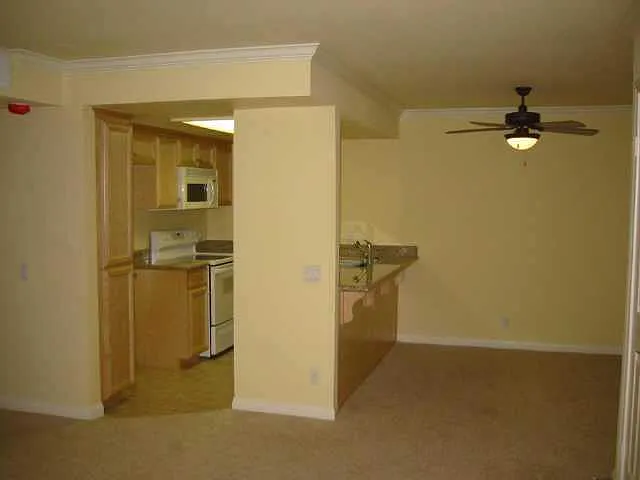 4222 Menlo Ave — Photo 5