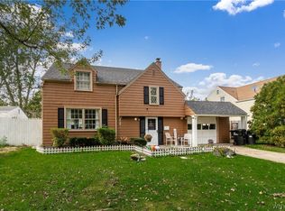 88 Kelvin Dr, Buffalo, NY 14223